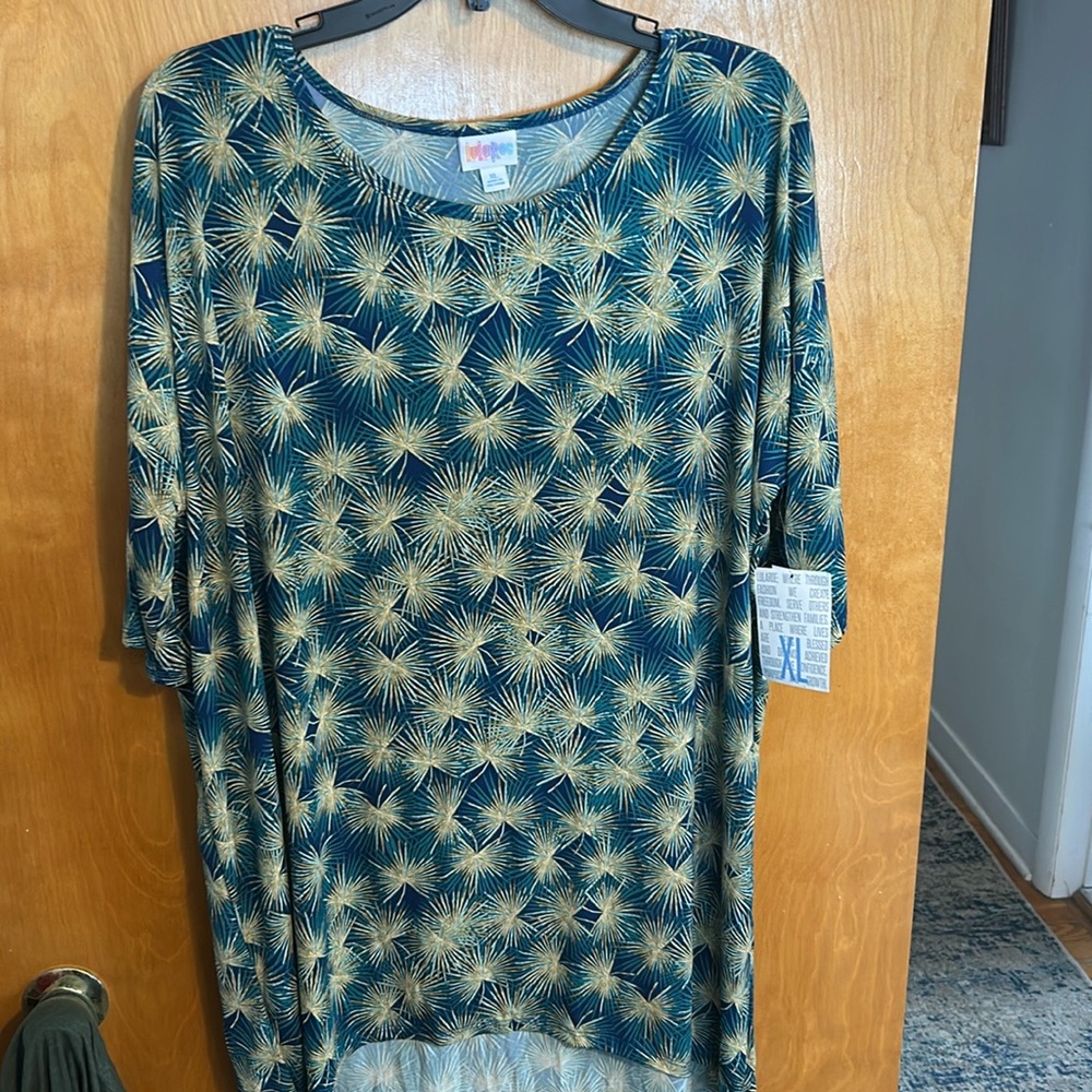NWT 
XL Irma
Green Blue Gold
LuLaRoe
